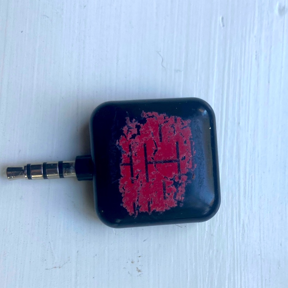 Vivienne Tam Collab Square Reader
